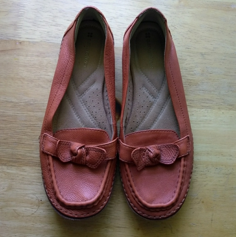 NATURALIZER Flat Shoes